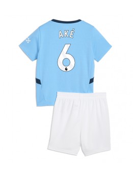 Billige Manchester City Nathan Ake #6 Hjemmedraktsett Barn 2024-25 Kortermet (+ Korte bukser)